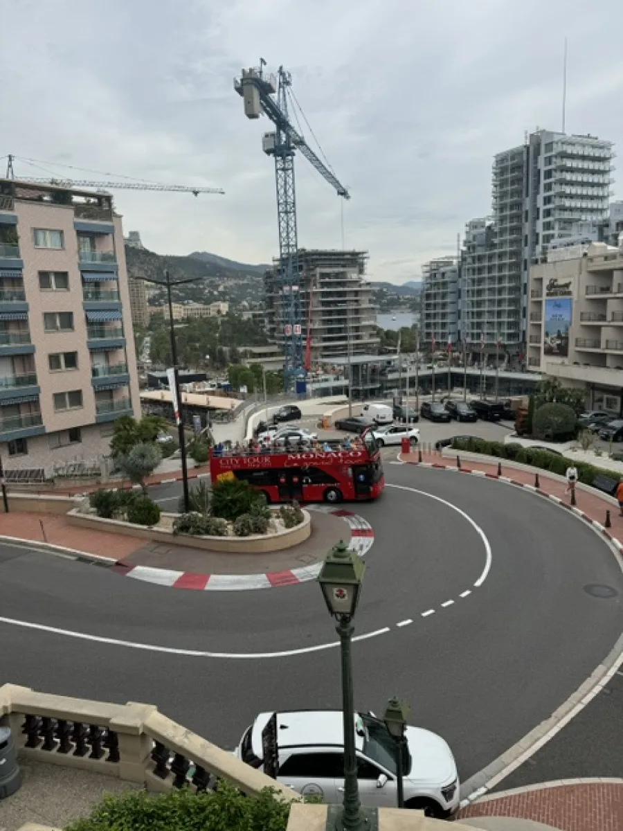 Eine bekannte Straßenkurve in Monaco